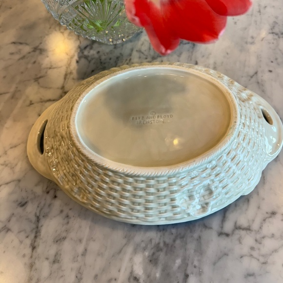 Fitz & Floyd Ironstone oval ceramic basketweave bowl. Features grapes & vines. - Picture 4 of 10